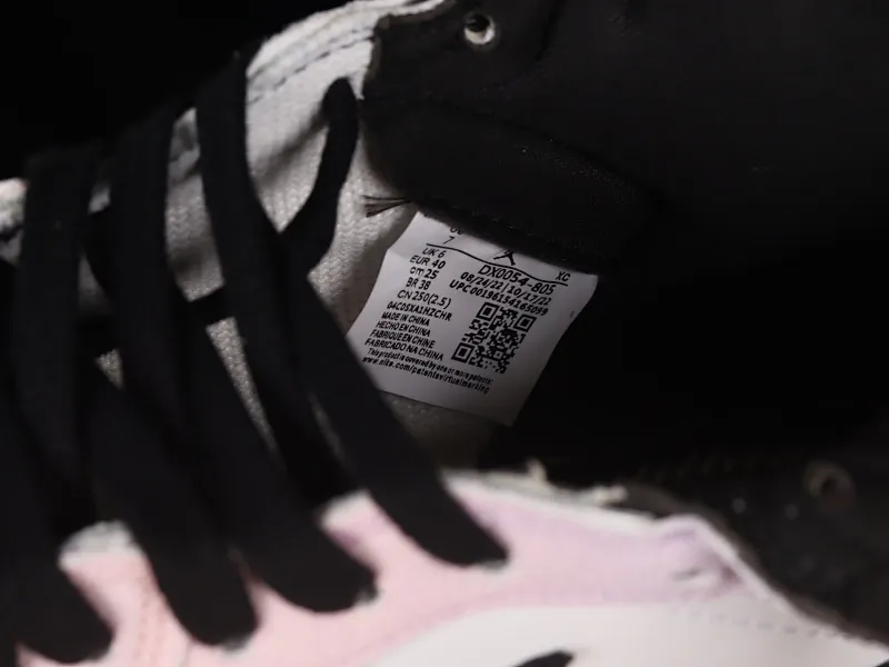 All categories Air Jordan Jordan series basketball shoes Air Jordan 1 High cost-effective version Air Jordan 1 High OG "Skyline" AJ1 Jordan 1 denim high-top basketball shoes DX0054-805